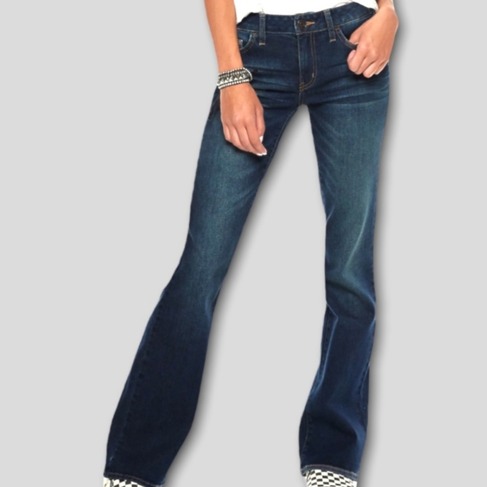 Rue21 Junior’s Mid-Rise Boot Cut Flap Back Embroidered Pocket Blue Jeans 11/12